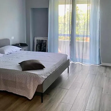 La Terrazza Sullo Stadio ヴェナリア・レアーレ